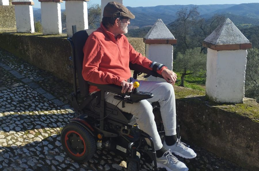 Mariano en el mirador de la plaza de Zufre