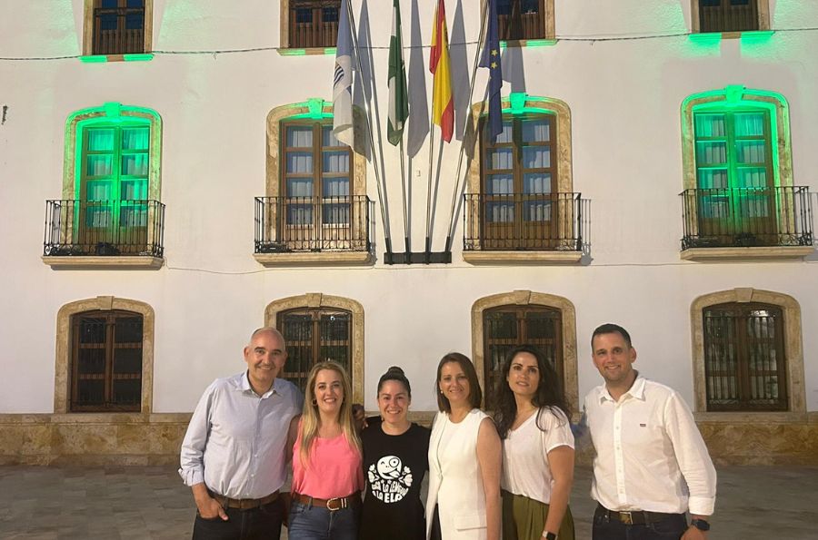 Ayuntamiento de Albox iluminado de verde esperanza