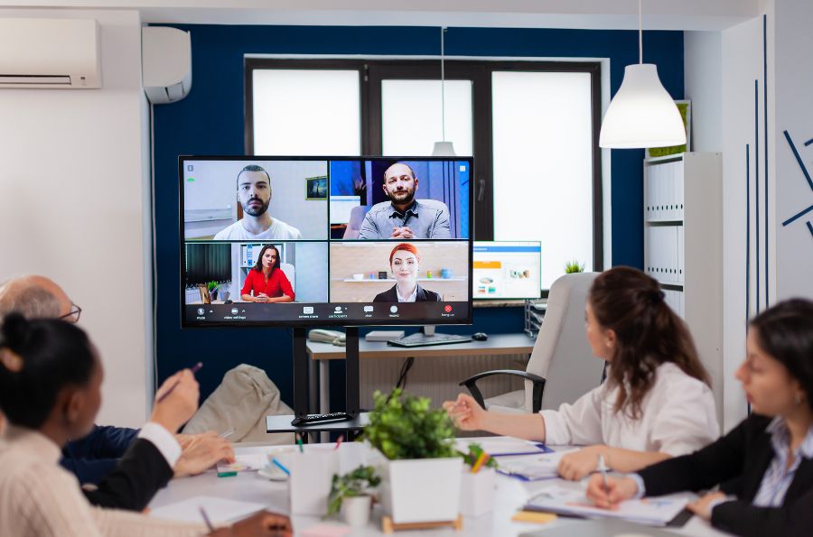 Reunión presencial y telemática