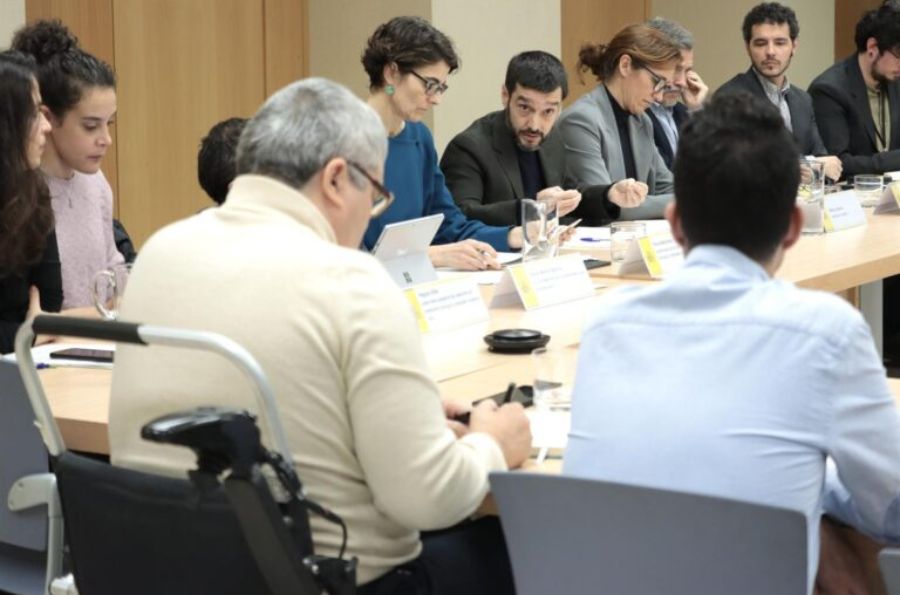 Reunión de la ministra de Sanidad y el ministro de Derechos Sociales con la entidad ConELA