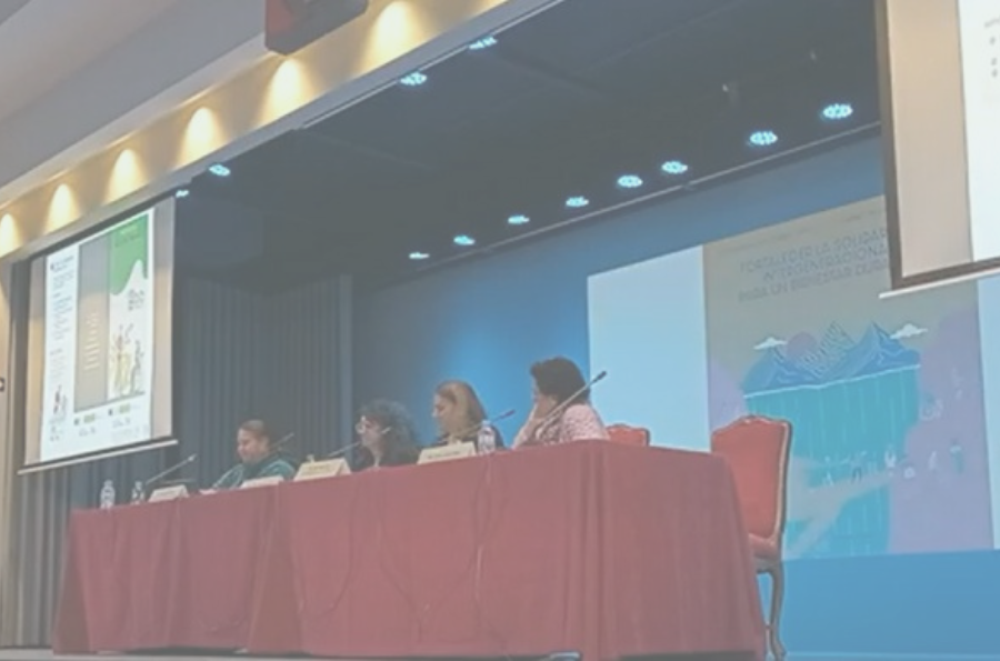 Mesa de ponentes en la jornada de Trabajo Social en Córdoba