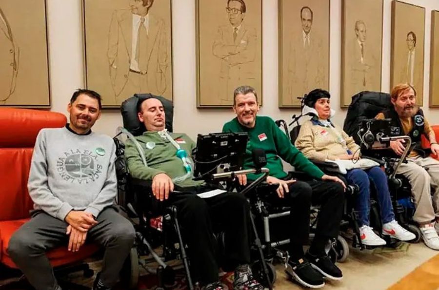 Cinco pacientes ELA en el Congreso de los Diputados